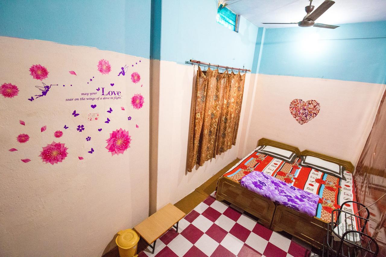 Somit Paying Guest House Váránaszi Kültér fotó