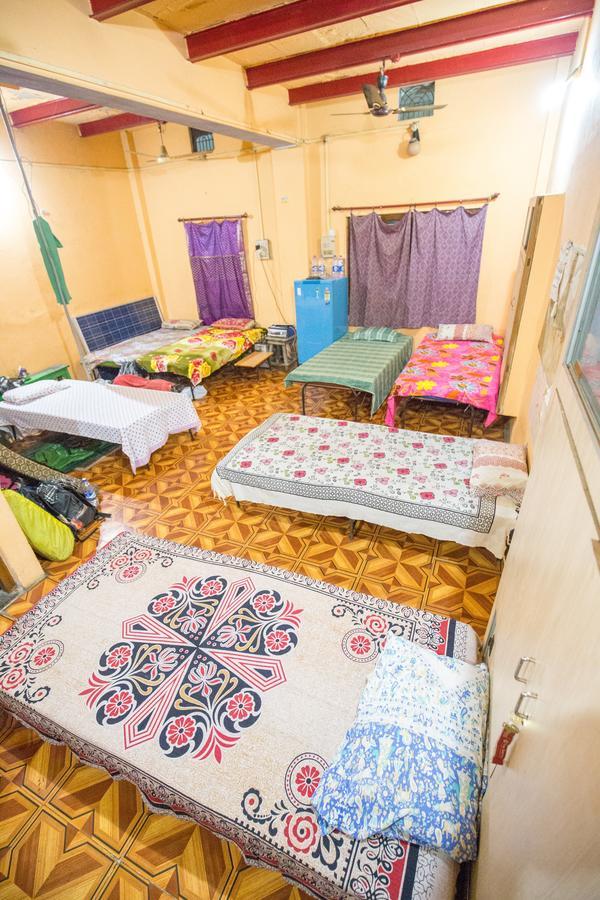 Somit Paying Guest House Váránaszi Kültér fotó